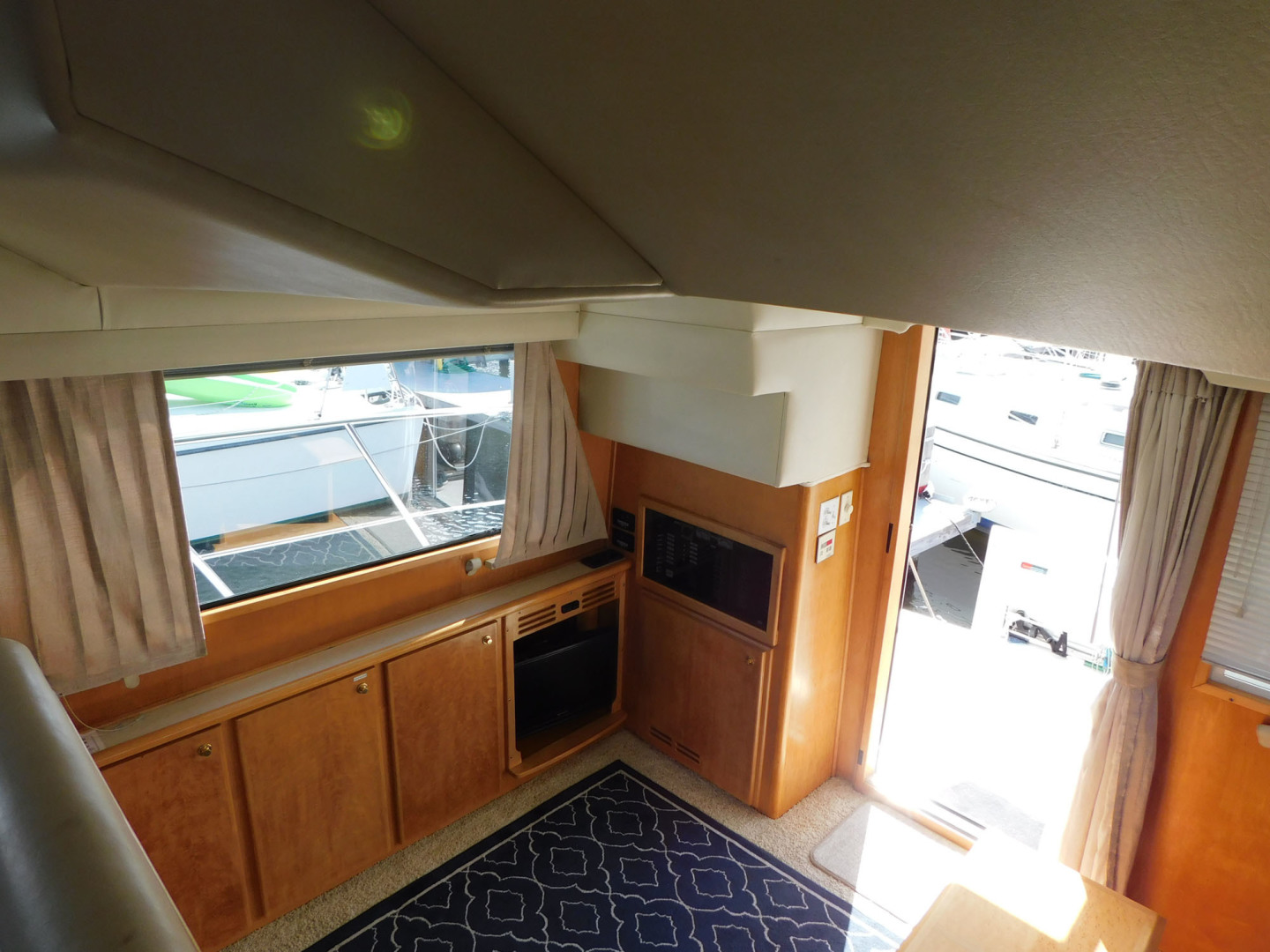 Navigator-4200 Classic Pilothouse 1997 -Melbourne-Florida-United States-Sliding Glass Entrance Door And Storage To Starboard-3166523 | Thumbnail