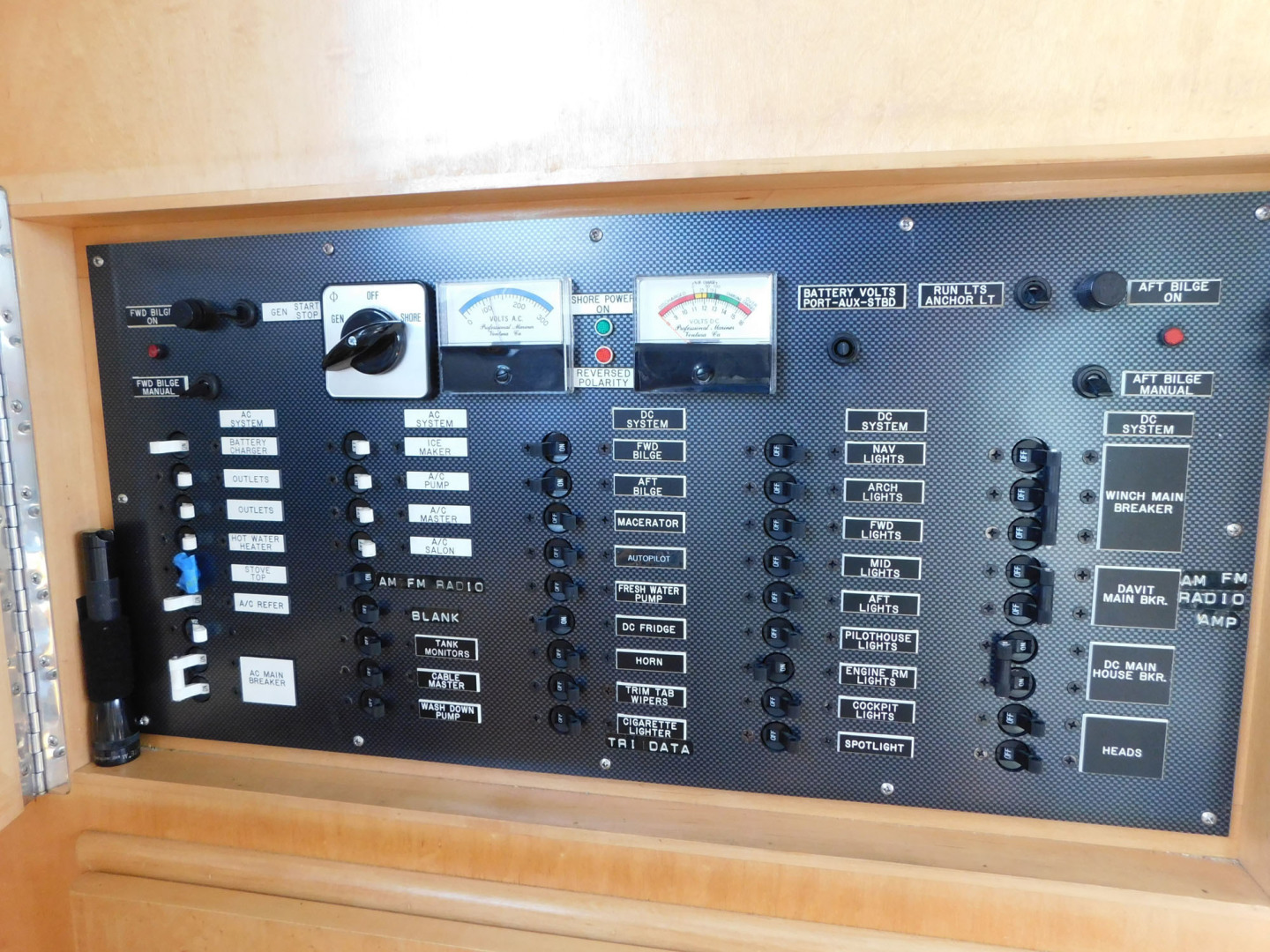 Navigator-4200 Classic Pilothouse 1997 -Melbourne-Florida-United States-AC-DC Distribution Panel-3166532 | Thumbnail