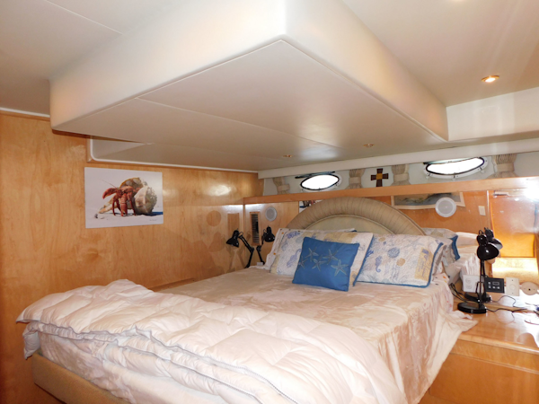 Navigator-4200 Classic Pilothouse 1997 -Melbourne-Florida-United States-Master Queen Size Berth-3166537