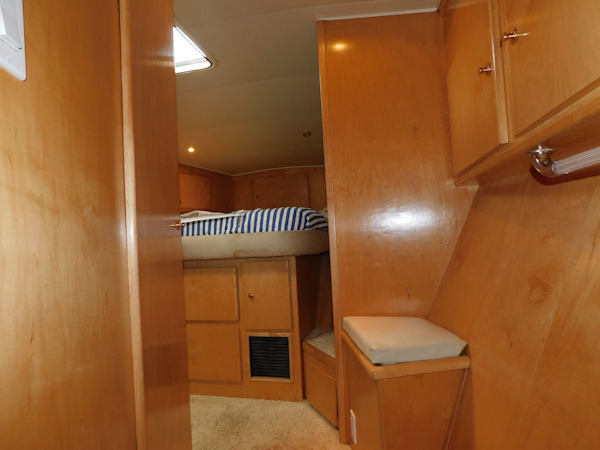 Navigator-4200 Classic Pilothouse 1997 -Melbourne-Florida-United States-Forward Stateroom Entry-3166541