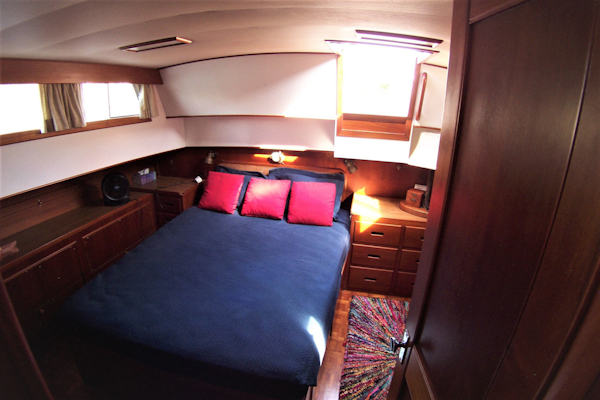 Grand Banks-42 Classic 1989-STARPATH Hobe Sound-Florida-United States-Master Stateroom   Island Berth-3168852