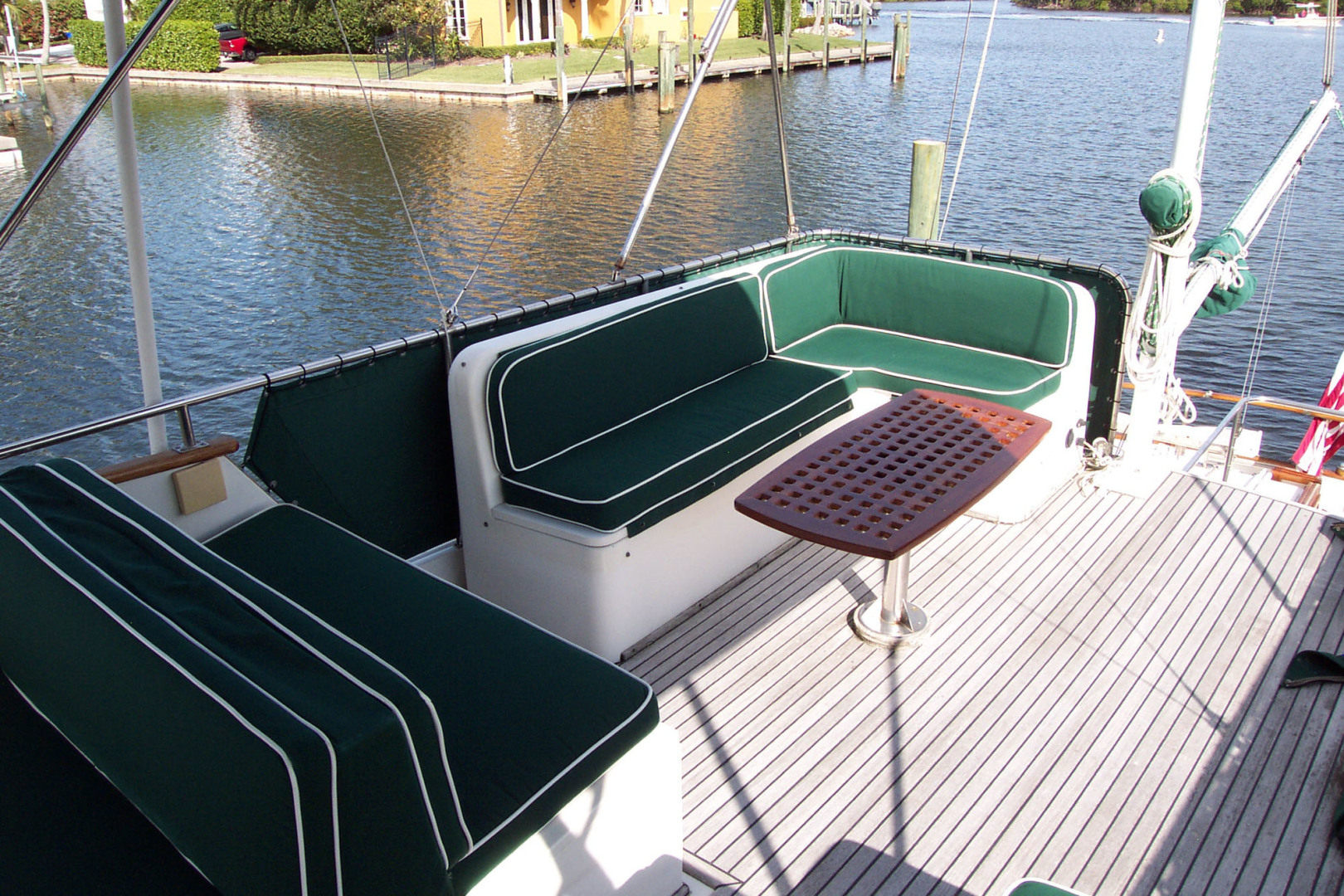 Grand Banks-42 Classic 1989-STARPATH Hobe Sound-Florida-United States-Flybridge Lounge Aft-3168861 | Thumbnail