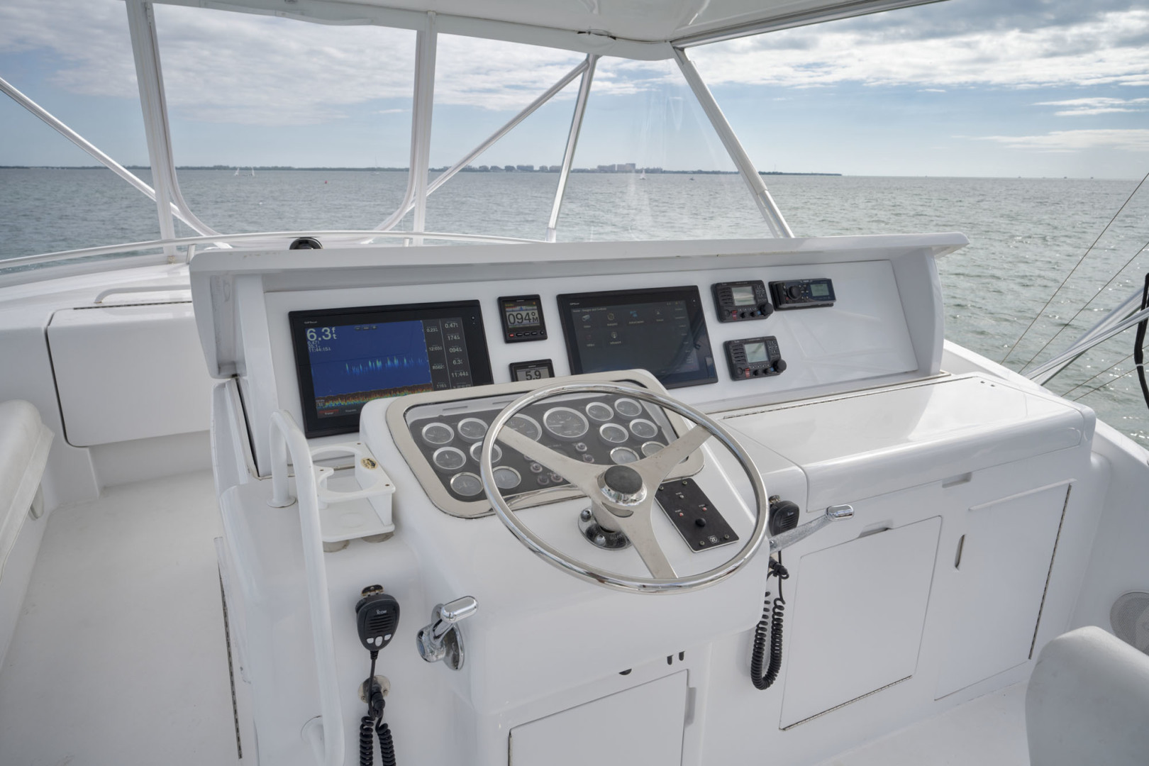 Hatteras-60 Convertible 2000-Mango Moon Coral Gables-Florida-United States-Helm Electronics-3178486 | Thumbnail