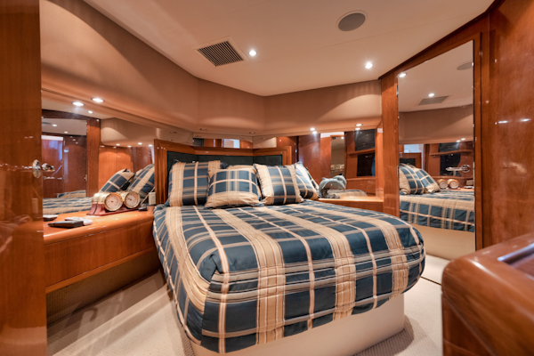 Hatteras-60 Convertible 2000-Mango Moon Coral Gables-Florida-United States-Master Stateroom Queen Berth With Under Storage-3178467
