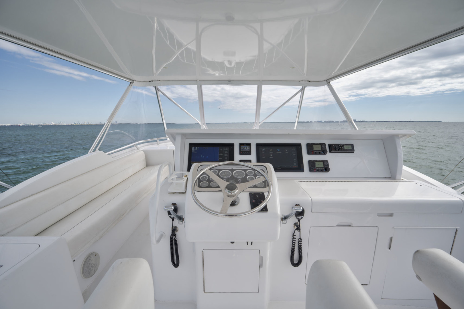 Hatteras-60 Convertible 2000-Mango Moon Coral Gables-Florida-United States-Flybridge Helm-3178485 | Thumbnail