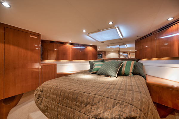 Hatteras-60 Convertible 2000-Mango Moon Coral Gables-Florida-United States-VIP Stateroom Queen Berth With Under Storage-3178474