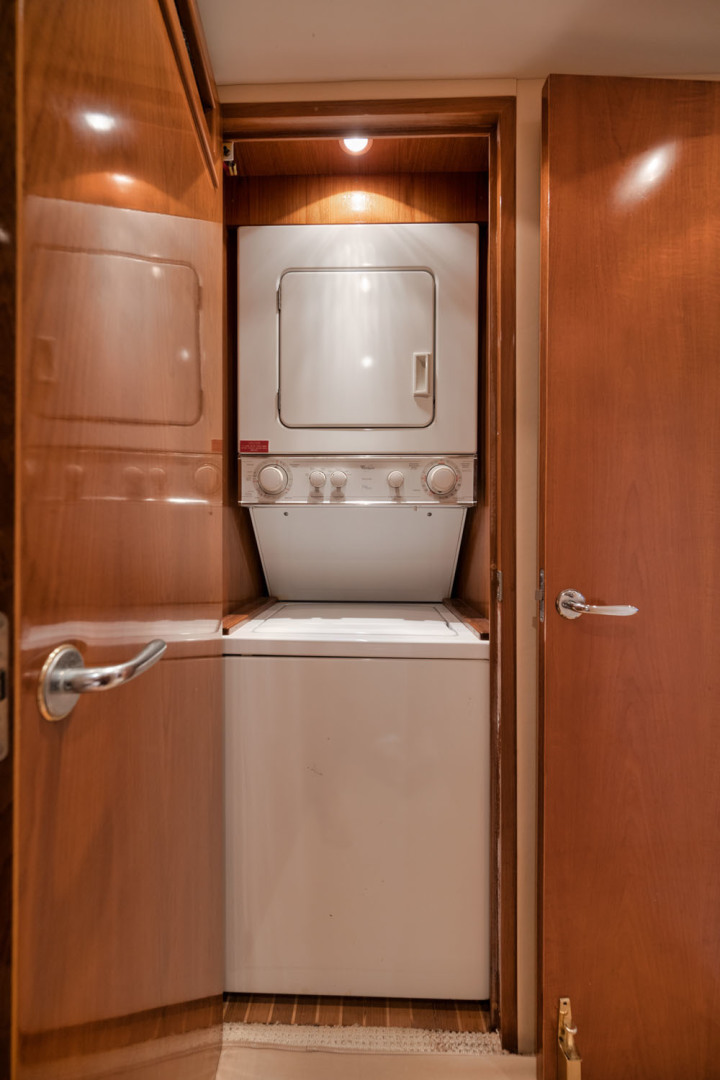 Hatteras-60 Convertible 2000-Mango Moon Coral Gables-Florida-United States-Washer And Dryer-3178481 | Thumbnail
