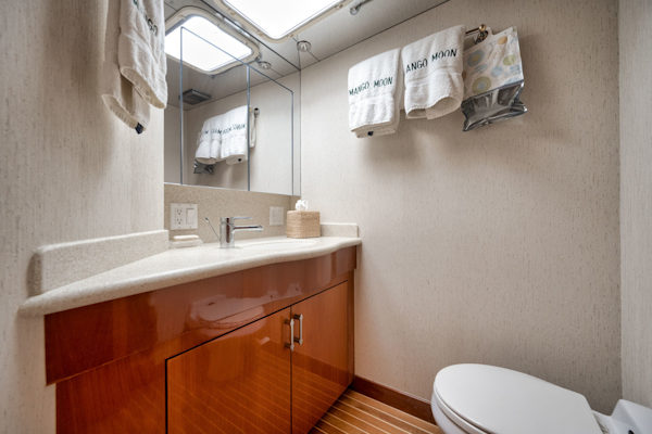Hatteras-60 Convertible 2000-Mango Moon Coral Gables-Florida-United States-Master En-Suite Head-3178470