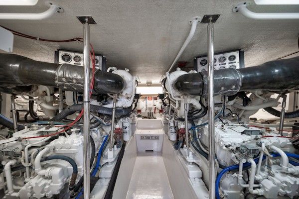 Hatteras-60 Convertible 2000-Mango Moon Coral Gables-Florida-United States-Engine Room-3178503