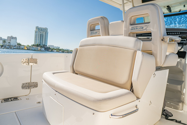 Boston Whaler-330 Outrage 2016 -Fort Lauderdale-Florida-United States-Aft Facing Couch With Convertible Work Surface And Drink Holders-3179617