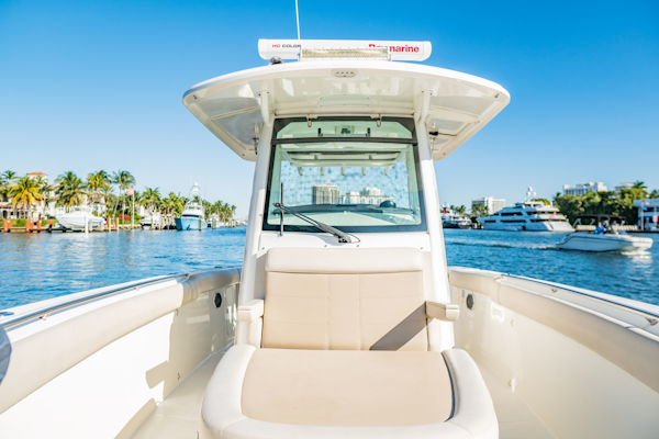 Boston Whaler-330 Outrage 2016 -Fort Lauderdale-Florida-United States-Forward Console Lounge (60” Length With Flip Down Armrests, 2 Cup Holders And Recessed Grab Rails (2)-3179604