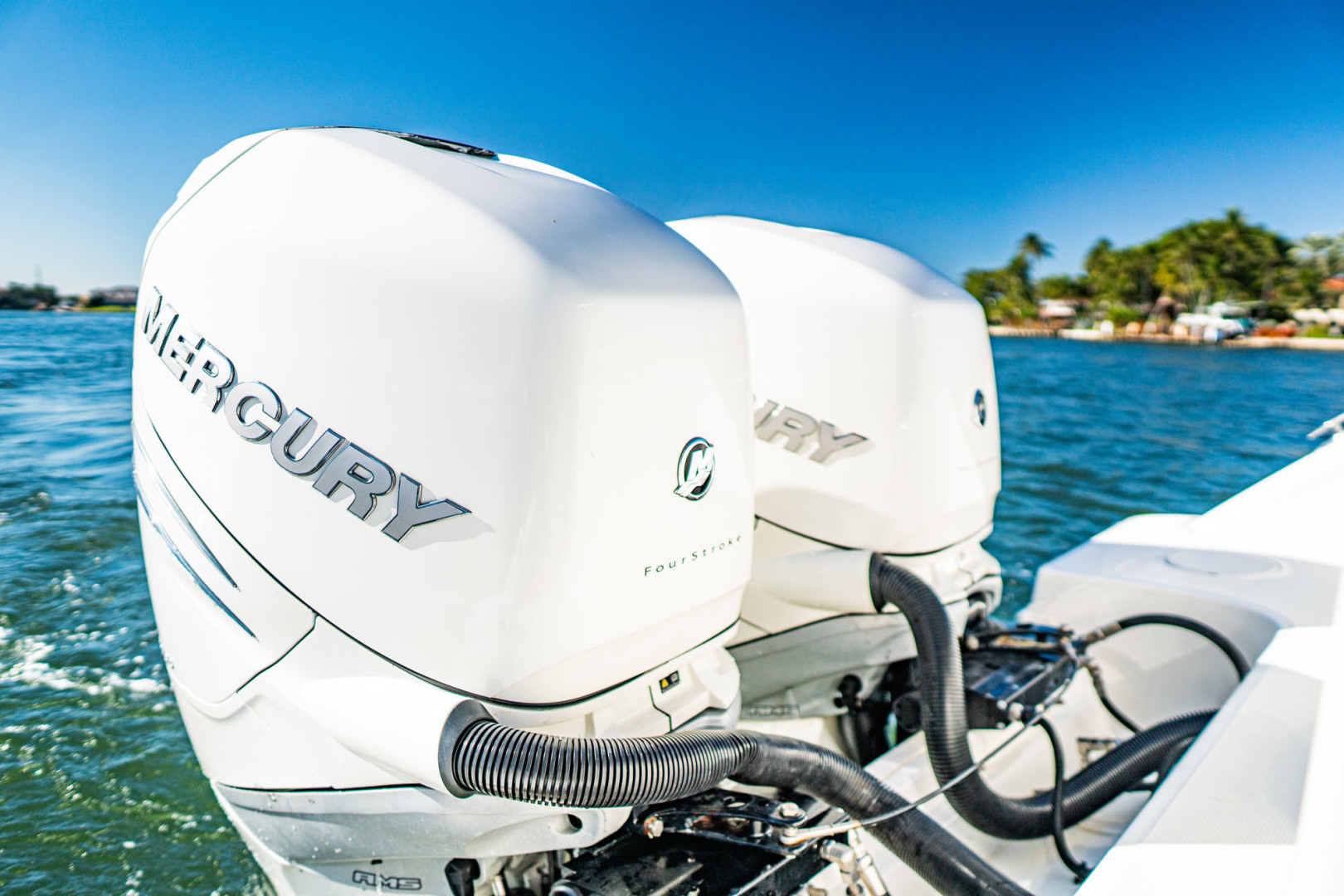 Boston Whaler-330 Outrage 2016 -Fort Lauderdale-Florida-United States-Twin Mercury Verados 350 HP-3179624 | Thumbnail
