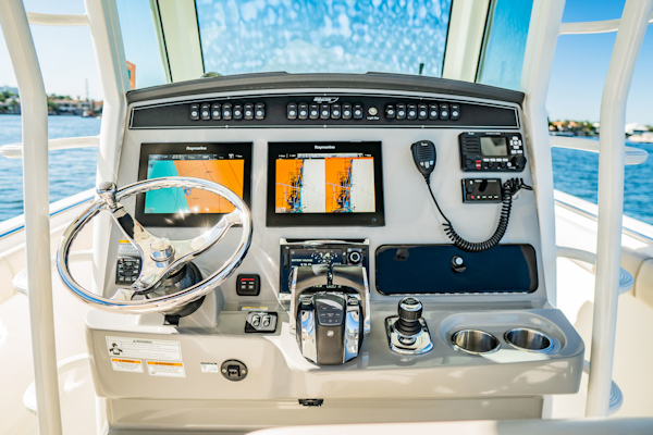 Boston Whaler-330 Outrage 2016 -Fort Lauderdale-Florida-United States-2 X Raymarine Displays-3179611