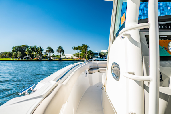 Boston Whaler-330 Outrage 2016 -Fort Lauderdale-Florida-United States-Port Side Deck And Stainless Steel Cleats-3179606