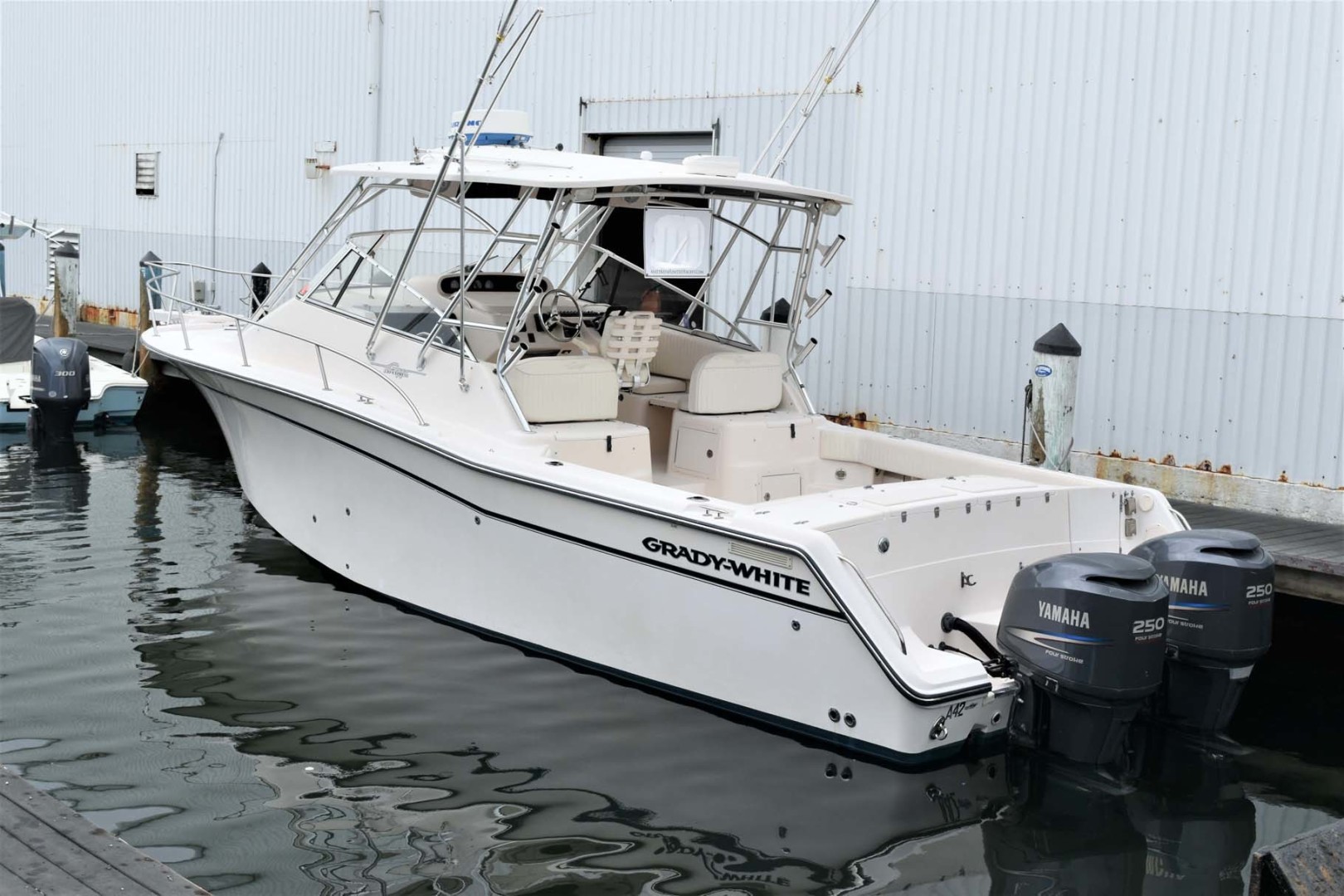 Grady-White-330 Express 2005 -Tavernier-Florida-United States-Port Aft Profile On The Water-3192435 | Thumbnail