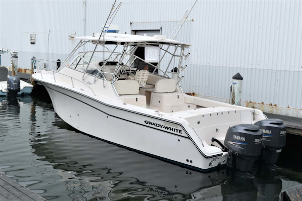 Grady-White-330 Express 2005 -Tavernier-Florida-United States-Port Aft Profile On The Water-3192435