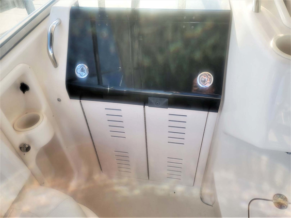 Grady-White-330 Express 2005 -Tavernier-Florida-United States-Cabin Entrance-3192411
