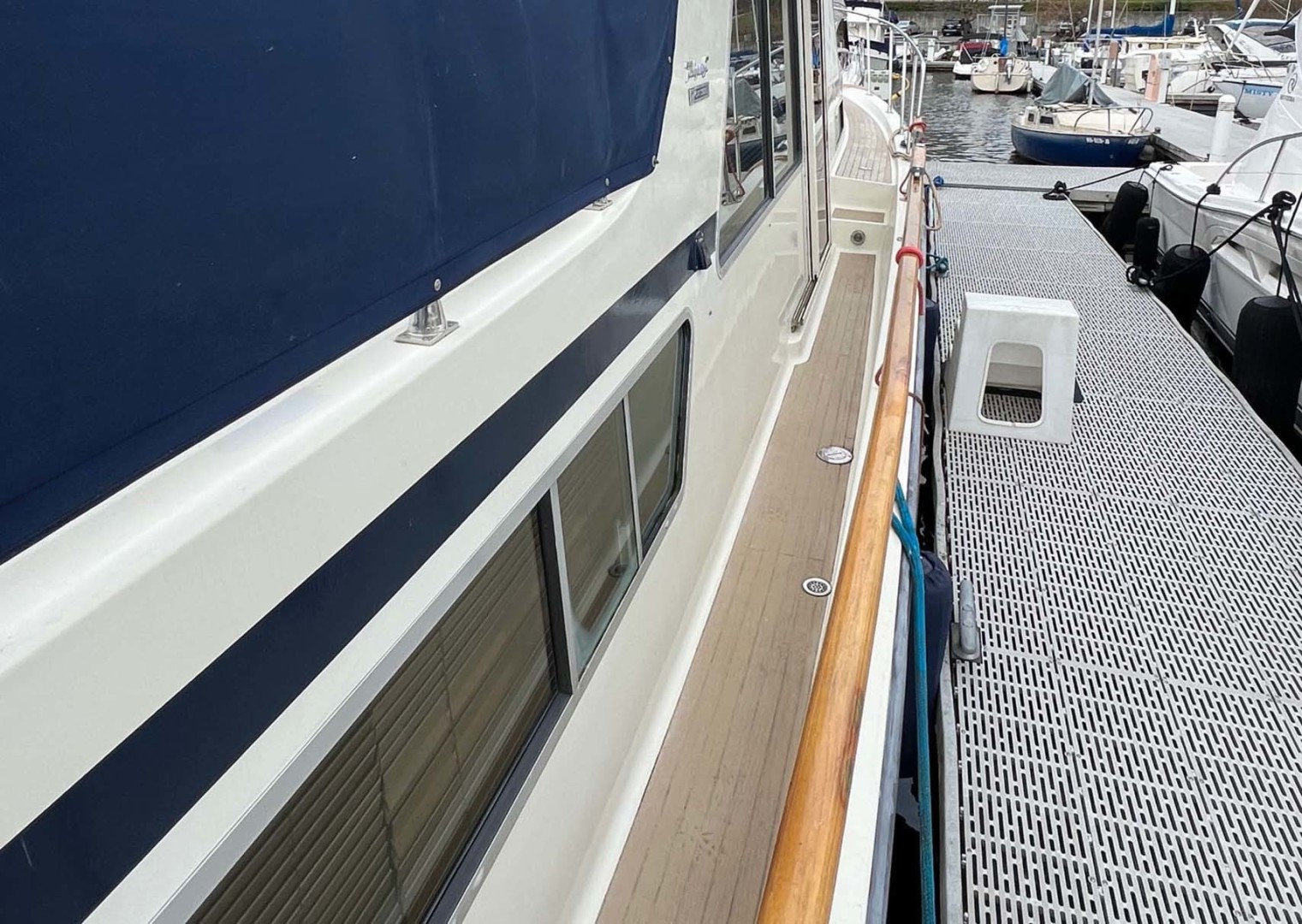 Tollycraft-Motor Yacht 1983-By George Seattle-Washington-United States-Starboard Side View-3197441 | Thumbnail