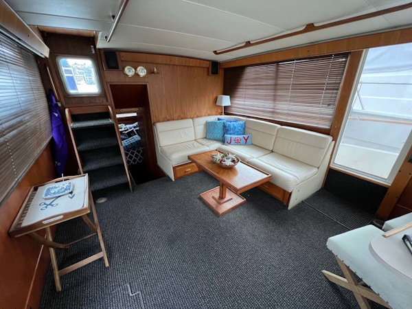 Tollycraft-Motor Yacht 1983-By George Seattle-Washington-United States-Main Salon Looking Aft-3197446