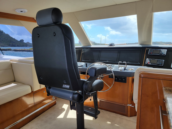 Hatteras-60 Convertible 2006-Take It Deep Fort Lauderdale-Florida-United States-Enclosed Bridge Helm-3198906