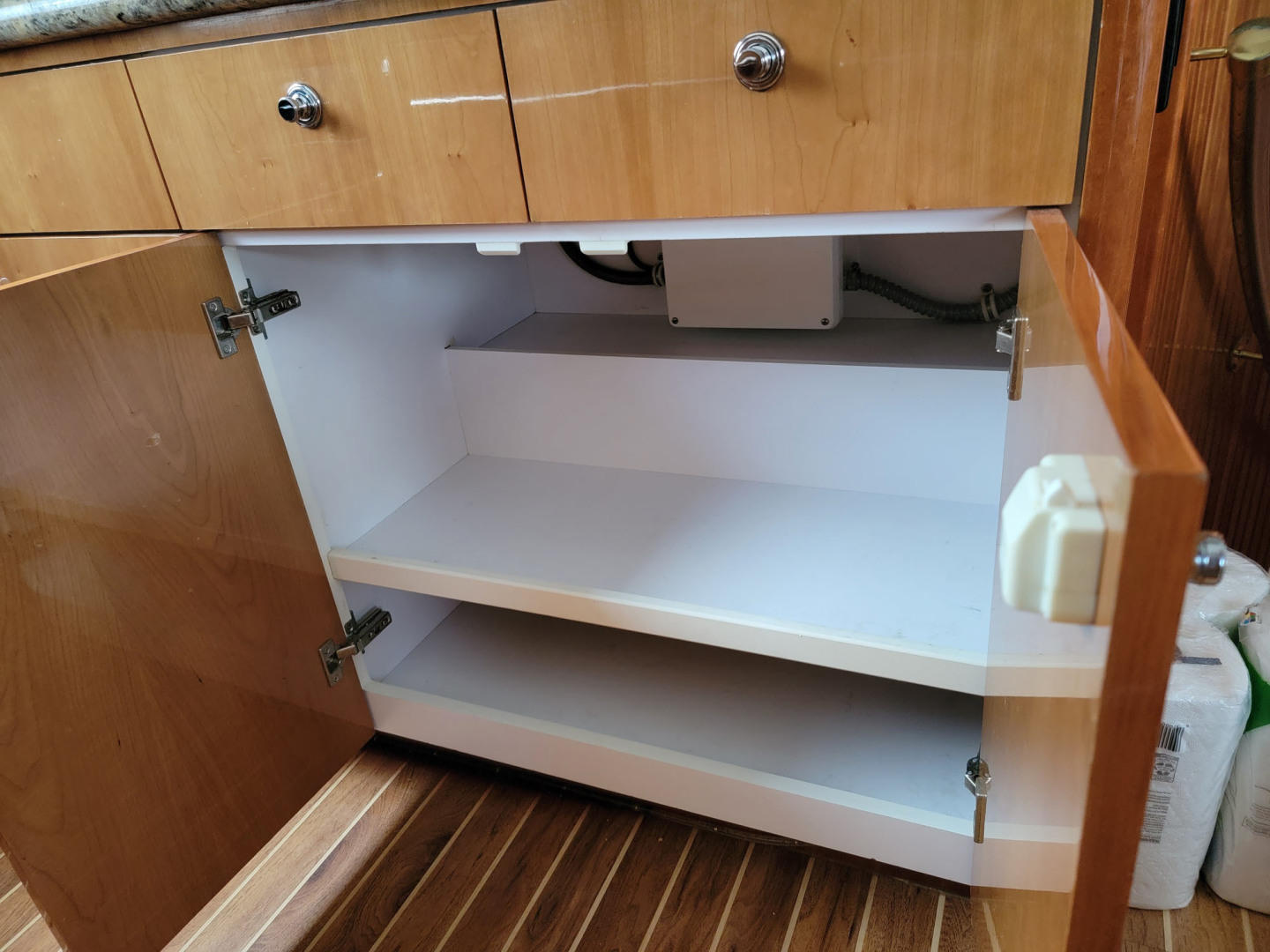 Hatteras-60 Convertible 2006-Take It Deep Fort Lauderdale-Florida-United States-Storage Cabinets-3198889 | Thumbnail