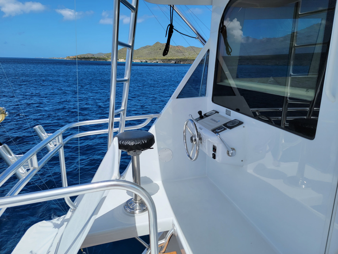 Hatteras-60 Convertible 2006-Take It Deep Fort Lauderdale-Florida-United States-Bridge Aft Deck Helm-3198908 | Thumbnail