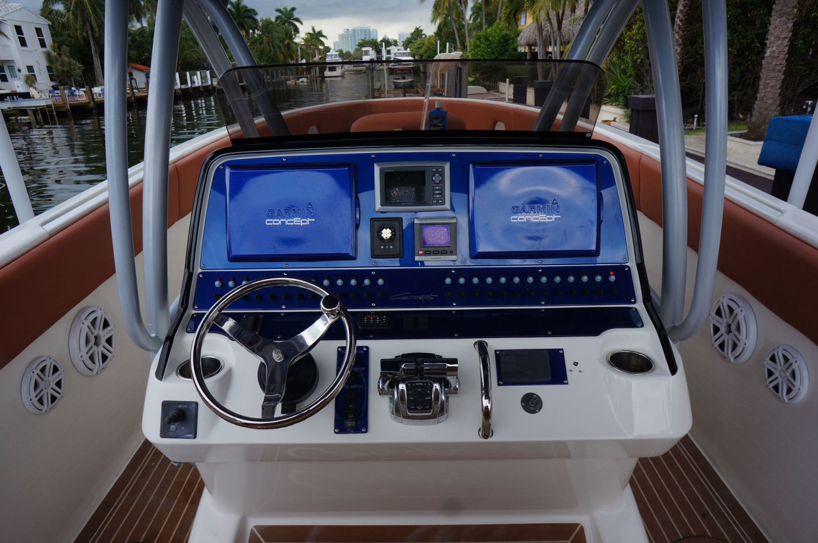 Concept-4400 Open 2013-Scutti Shark Ft. Lauderdale-Florida-United States-Helm Electronics-3218478 | Thumbnail