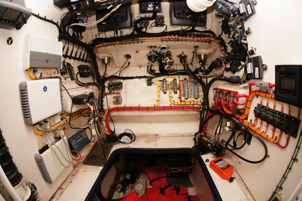 Concept-4400 Open 2013-Scutti Shark Ft. Lauderdale-Florida-United States-Wiring Behind Helm-3218476