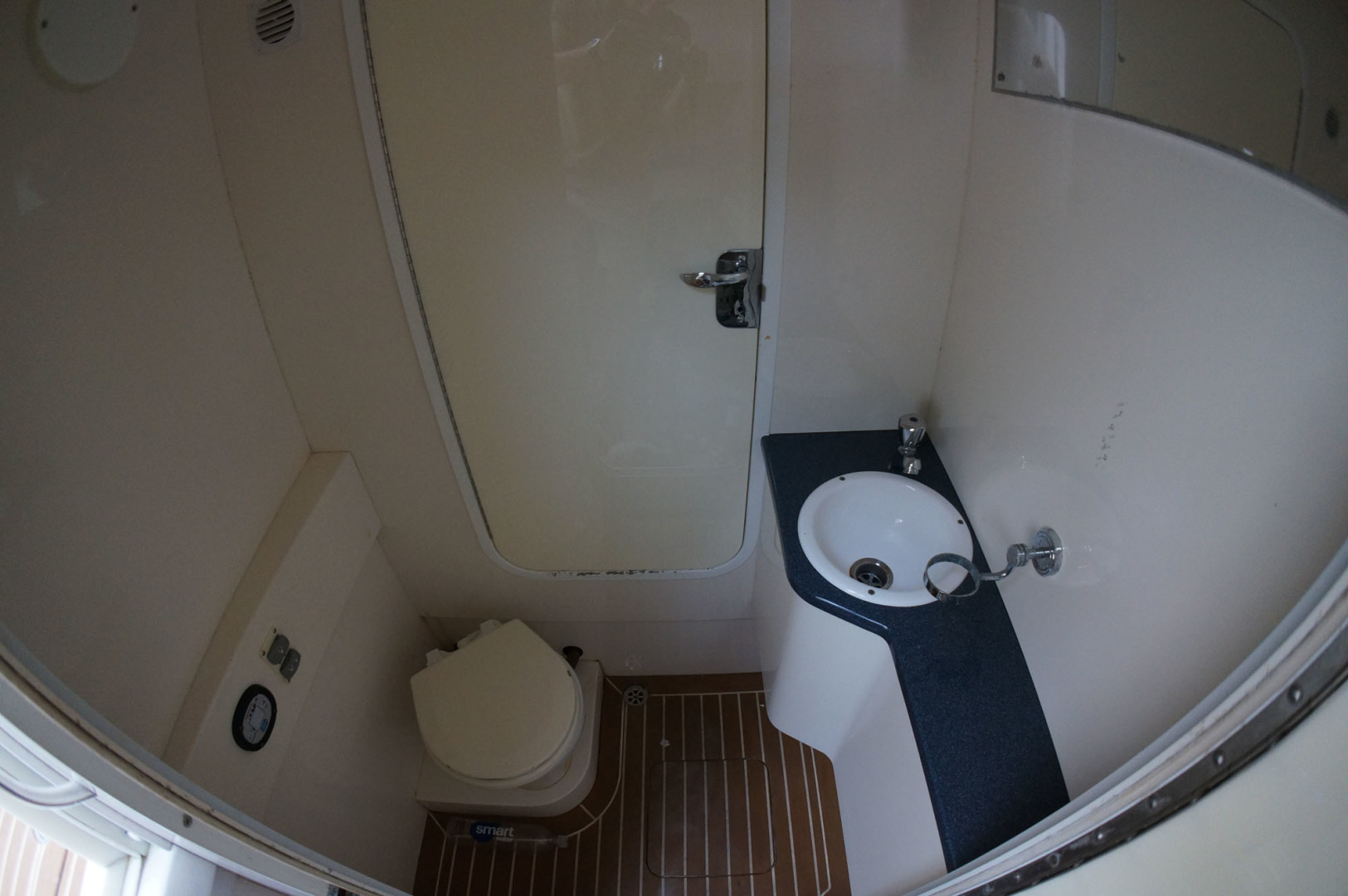 Concept-4400 Open 2013-Scutti Shark Ft. Lauderdale-Florida-United States-Console Head And Sink-3218475 | Thumbnail