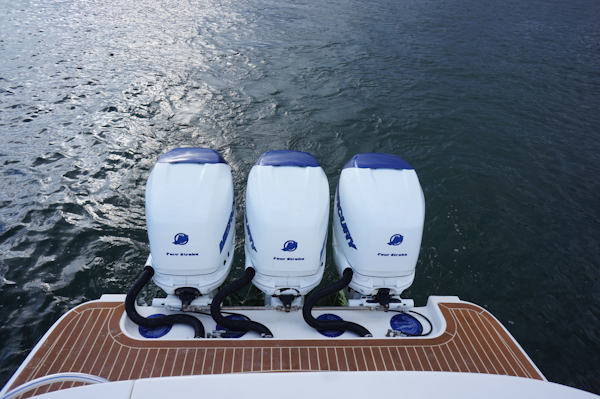 Concept-4400 Open 2013-Scutti Shark Ft. Lauderdale-Florida-United States-Triple Mercurys-3218486
