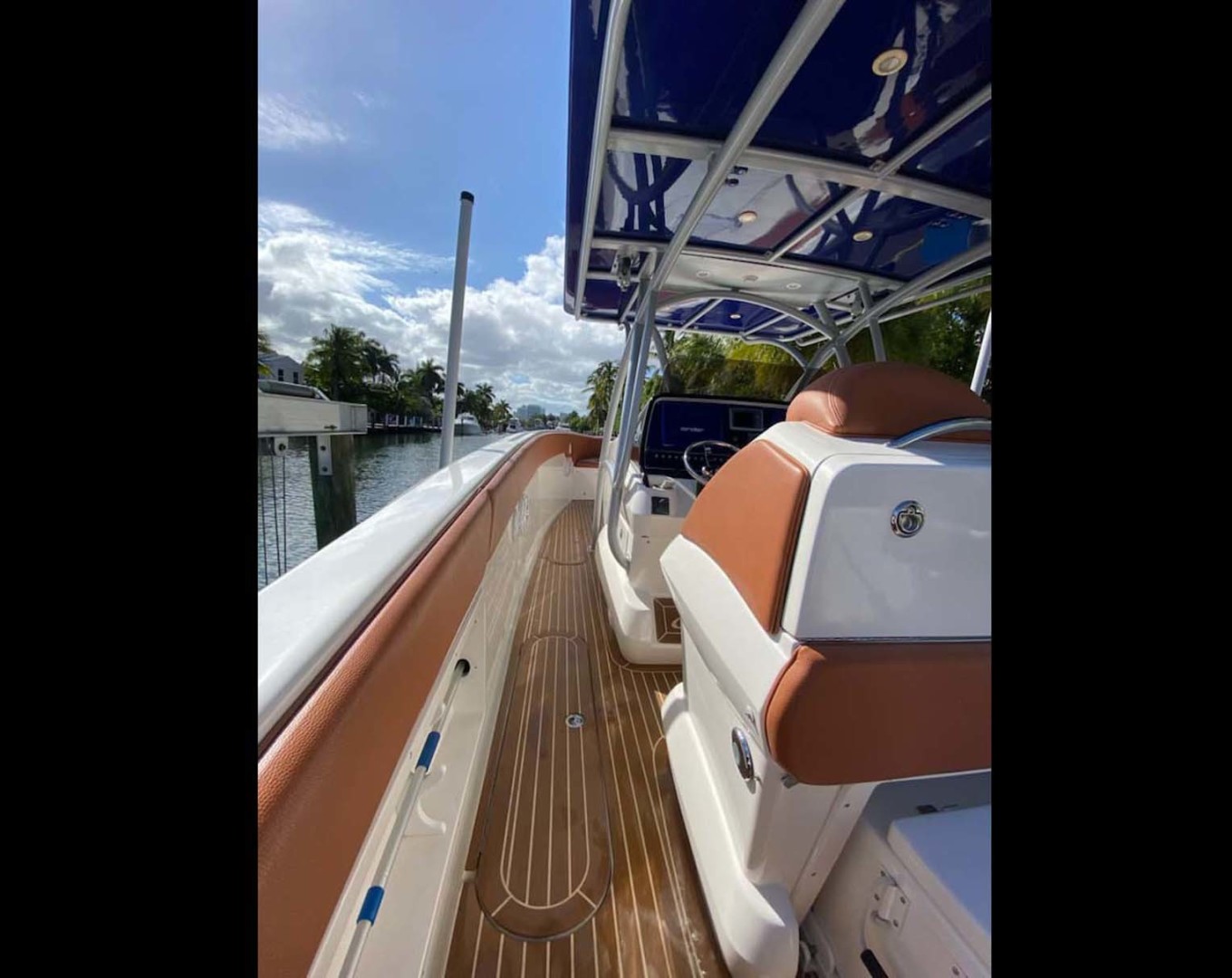 Concept-4400 Open 2013-Scutti Shark Ft. Lauderdale-Florida-United States-Helm Port Side-3226237 | Thumbnail