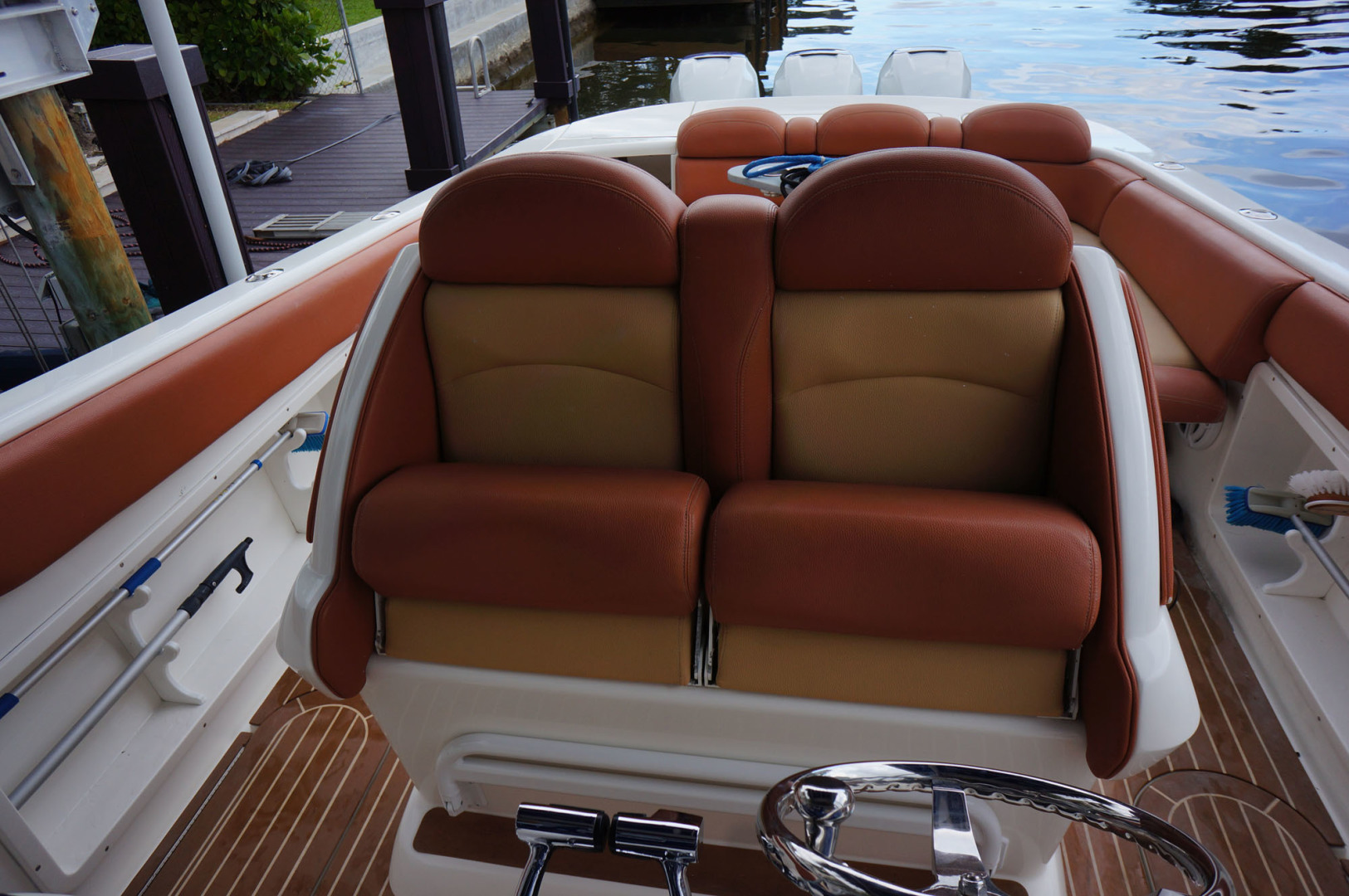 Concept-4400 Open 2013-Scutti Shark Ft. Lauderdale-Florida-United States-Helm Seat And Bolsters-3218481 | Thumbnail