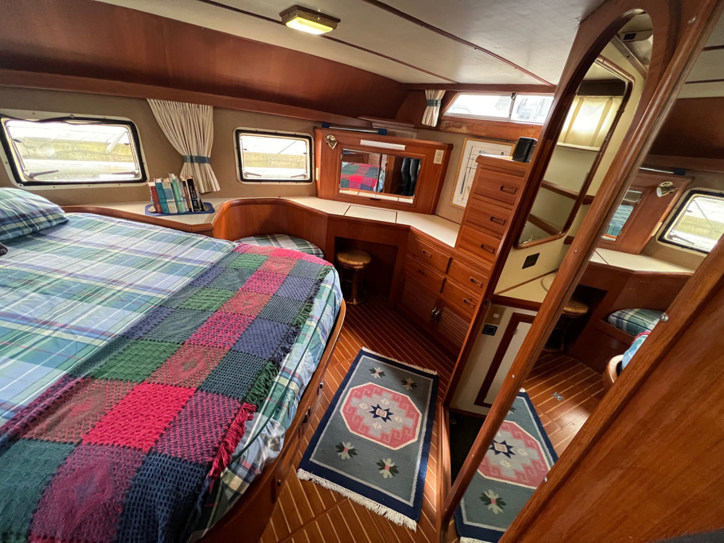 Custom-Taiwan Overseas Sundeck Performance 1986-The Tillie Seattle-Washington-United States-Master Stateroom Looking Starboard-3229916 | Thumbnail