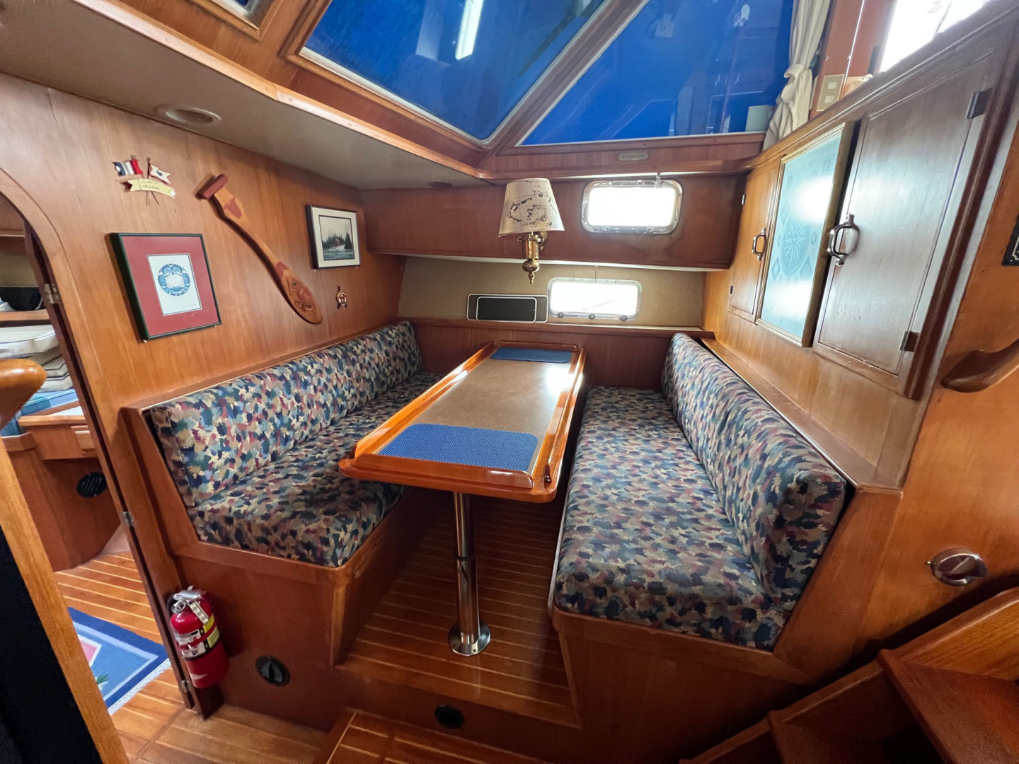 Custom-Taiwan Overseas Sundeck Performance 1986-The Tillie Seattle-Washington-United States-Dinette Starboard Down-3229913 | Thumbnail