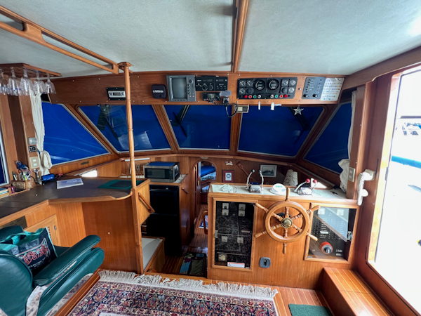 Custom-Taiwan Overseas Sundeck Performance 1986-The Tillie Seattle-Washington-United States-Lower Helm-3229908