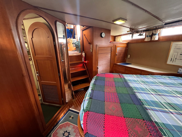 Custom-Taiwan Overseas Sundeck Performance 1986-The Tillie Seattle-Washington-United States-Aft Master Stateroom Looking Forward-3229914