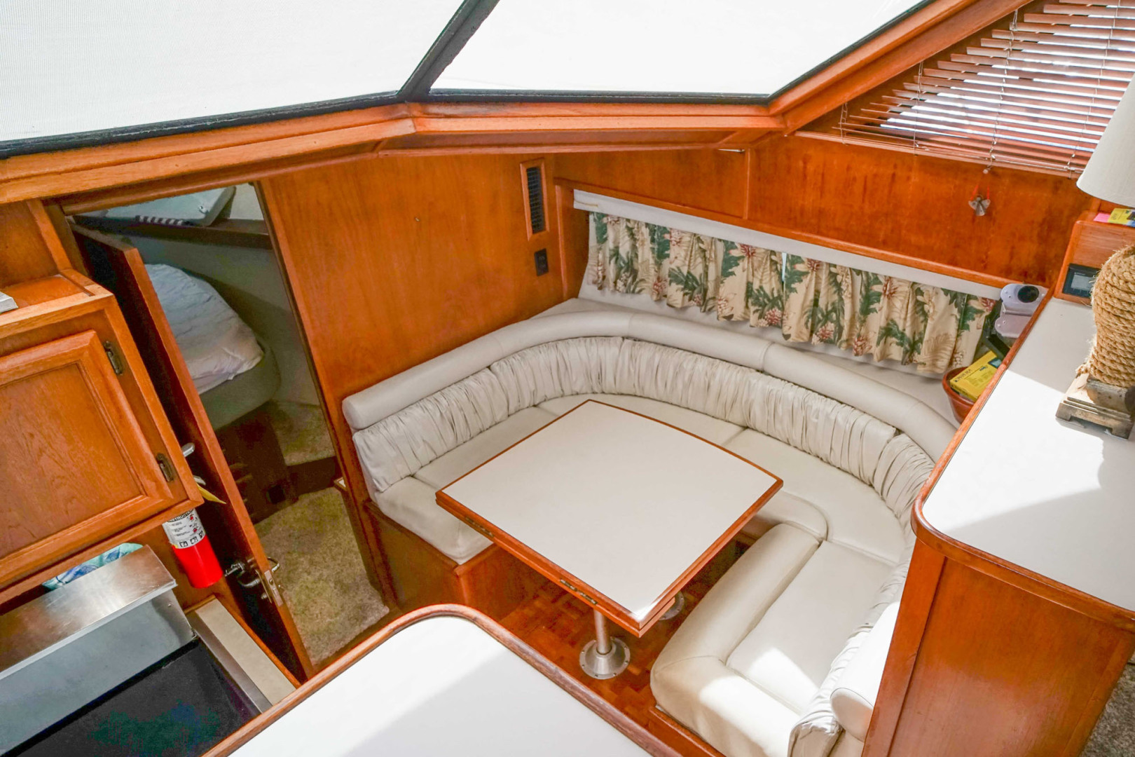 Californian-48 Motor Yacht 1989-Step 2 Bradenton-Florida-United States-Dinette Down To Starboard-3231180 | Thumbnail