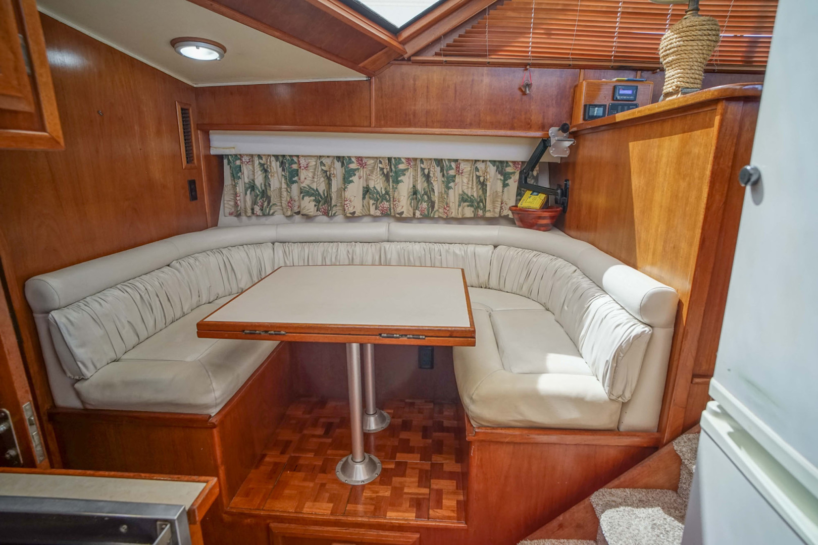 Californian-48 Motor Yacht 1989-Step 2 Bradenton-Florida-United States-Convertible Dinette Starboard-3231184 | Thumbnail