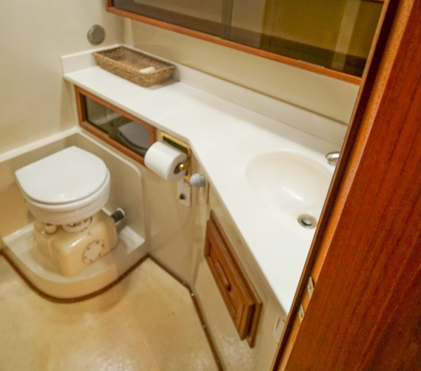 Californian-48 Motor Yacht 1989-Step 2 Bradenton-Florida-United States-Master Head-3231188
