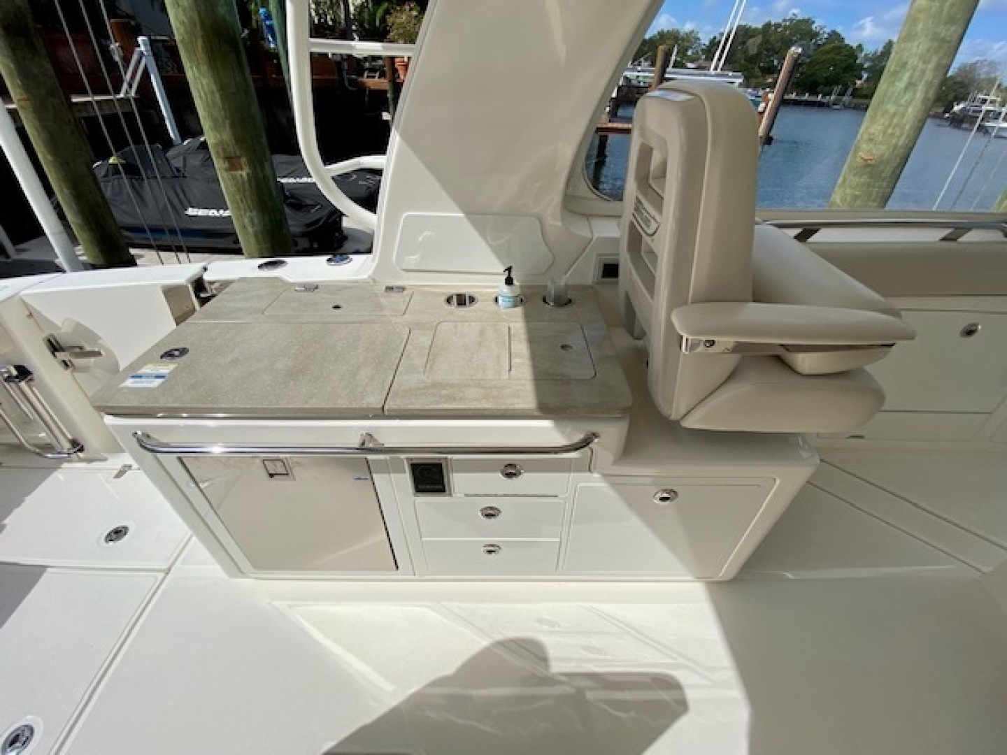 Boston Whaler-380 Realm 2020-Cindy Seas Palm Beach Gardens-Florida-United States-3238917 | Thumbnail