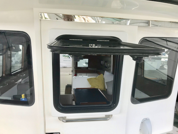 SeaPiper-35 2018-Cahoots St. Petersburg-Florida-United States-Pilothouse Windows-3247978