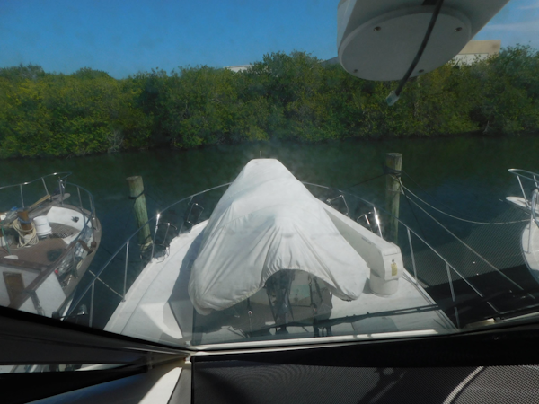 Riviera-48 Enclosed Flybridge 2003-Moxsea Merritt Island-Florida-United States-Foredeck from Flybridge-3267585
