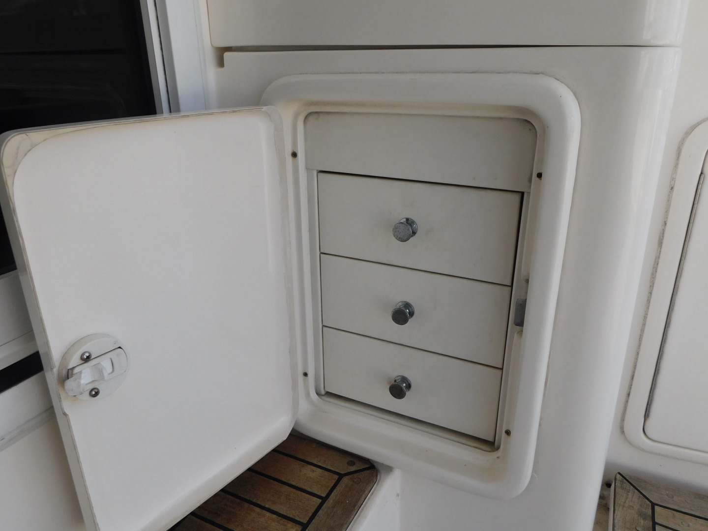 Riviera-48 Enclosed Flybridge 2003-Moxsea Merritt Island-Florida-United States-Tackle Drawers-3267602 | Thumbnail