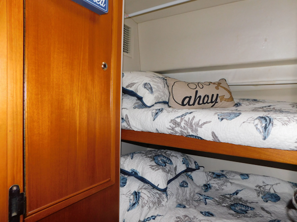 Riviera-48 Enclosed Flybridge 2003-Moxsea Merritt Island-Florida-United States-Guest Stateroom-3267582