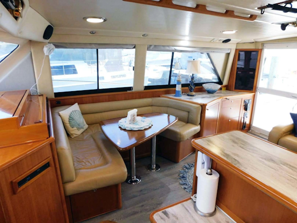 Riviera-48 Enclosed Flybridge 2003-Moxsea Merritt Island-Florida-United States-Dinette-3274365