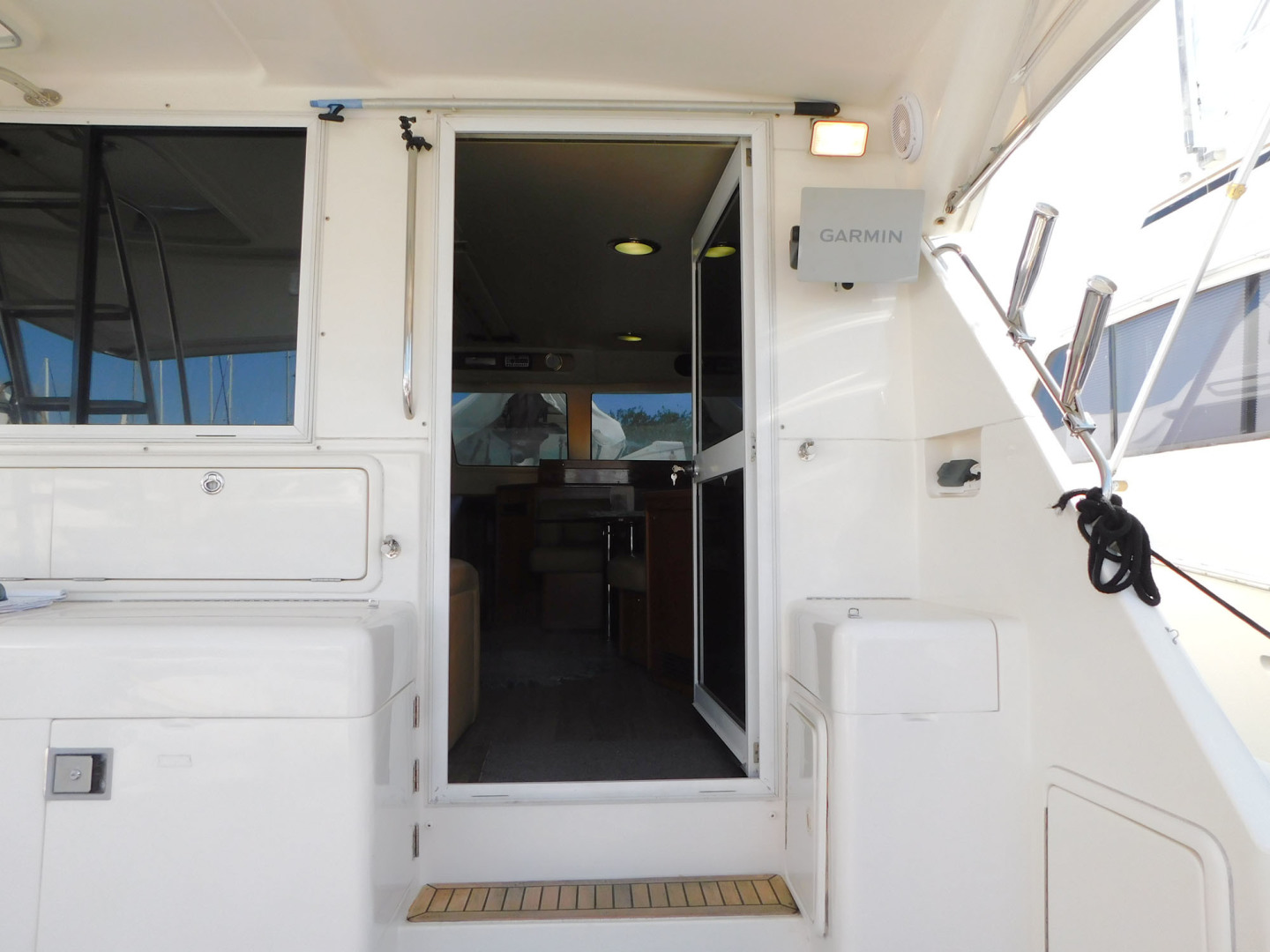 Riviera-48 Enclosed Flybridge 2003-Moxsea Merritt Island-Florida-United States-Cockpit and Salon Door-3267599 | Thumbnail