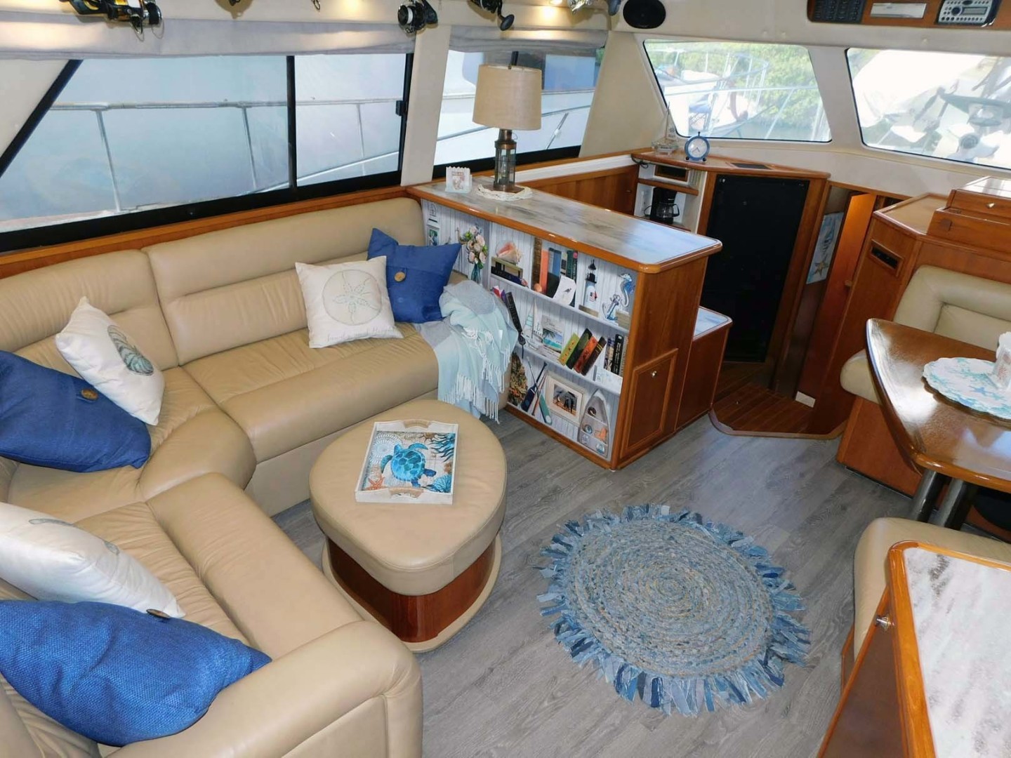 Riviera-48 Enclosed Flybridge 2003-Moxsea Merritt Island-Florida-United States-Cabin Interior-3274363 | Thumbnail