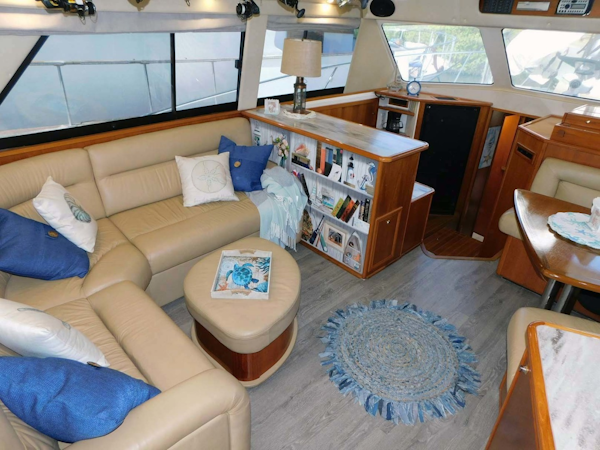 Riviera-48 Enclosed Flybridge 2003-Moxsea Merritt Island-Florida-United States-Cabin Interior-3274363