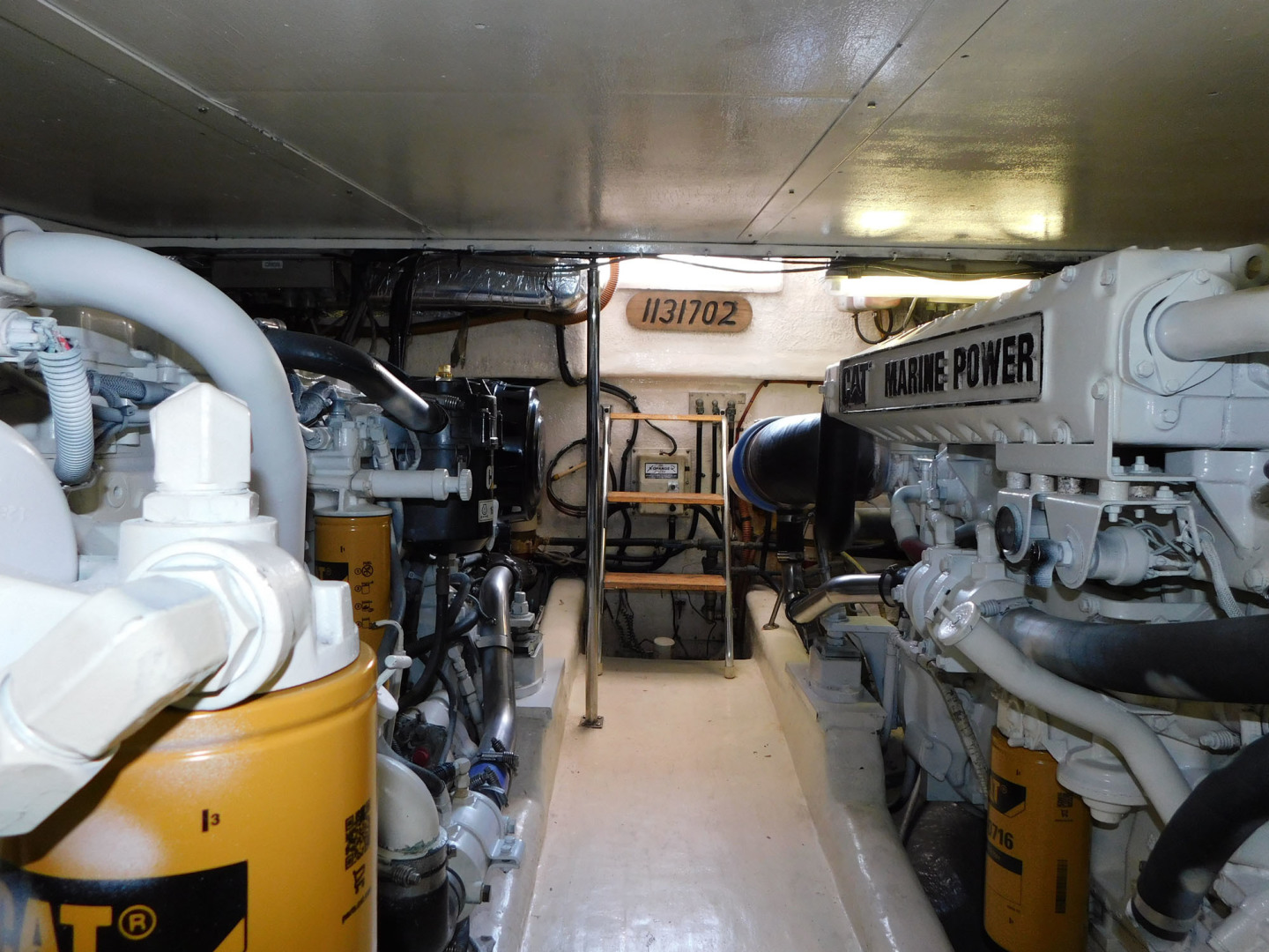 Riviera-48 Enclosed Flybridge 2003-Moxsea Merritt Island-Florida-United States-Engine Room-3267610 | Thumbnail
