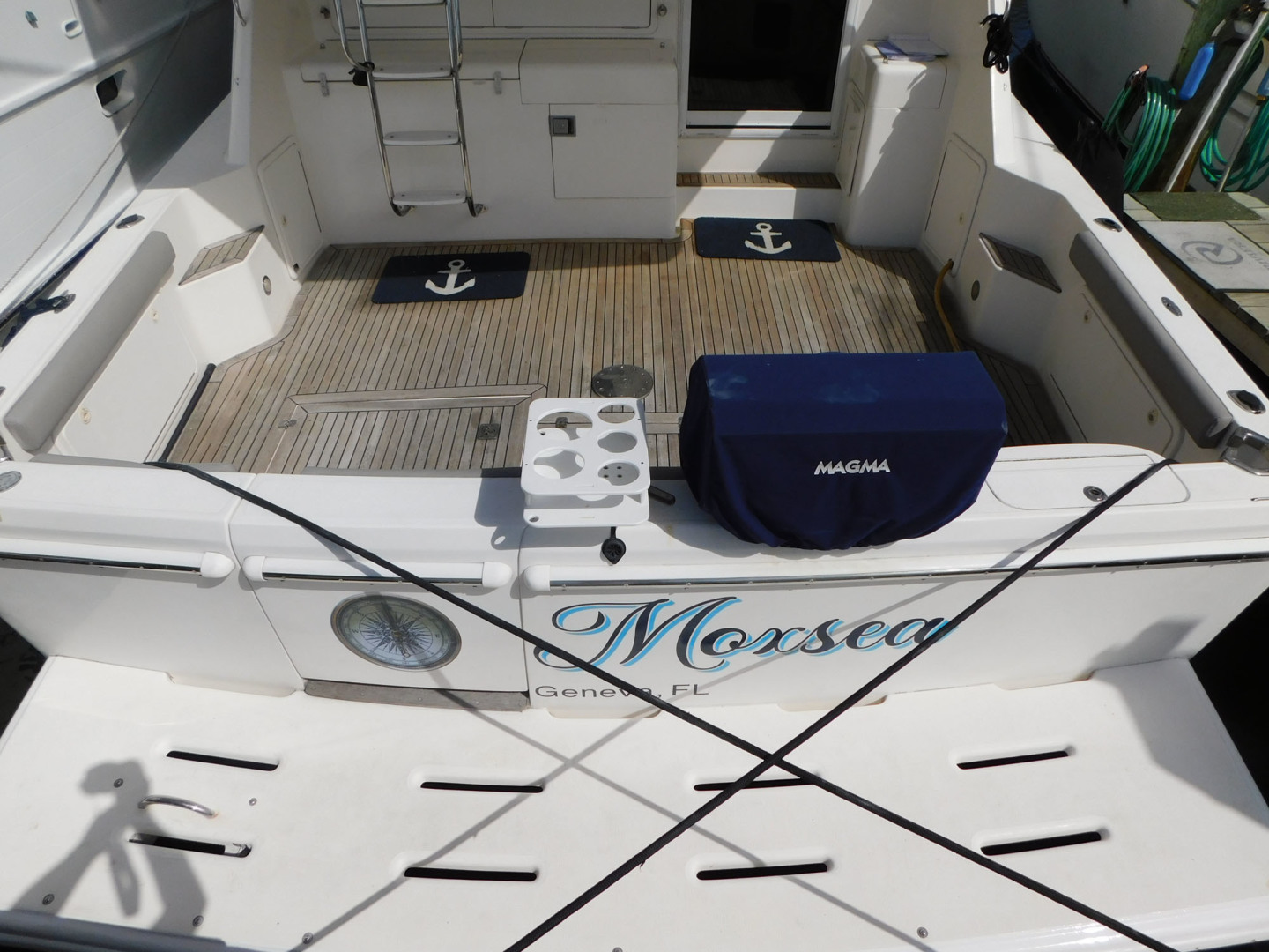 Riviera-48 Enclosed Flybridge 2003-Moxsea Merritt Island-Florida-United States-Transom and Swim Platform-3267607 | Thumbnail